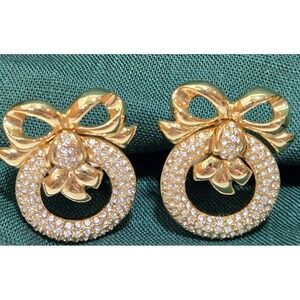 Vintage 90s White Diamonds Elizabeth Taylor Collection Wreath Clip-on Earrings
